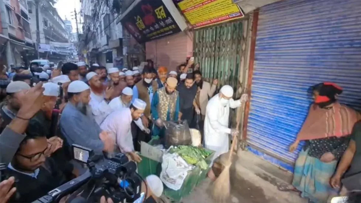 Shafiqur Rahman Cleans Streets