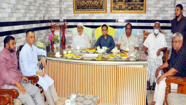 Commerce Minister Khandaker Muktadir Visits Ailing Business Leader Dilwar Hossain